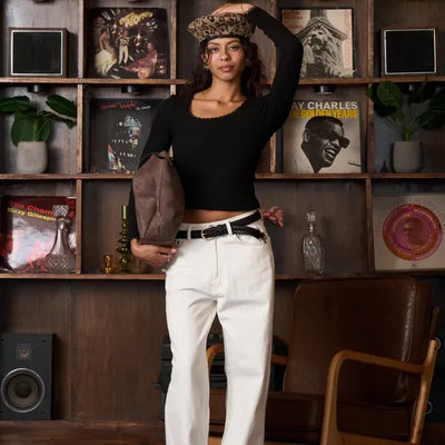 Belle Peachy Squareneck- Black