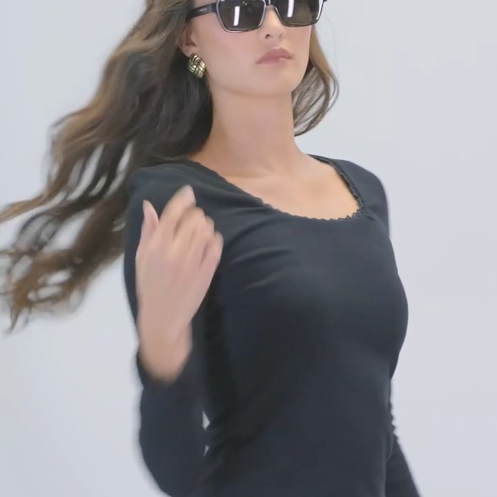 Belle Peachy Squareneck- Black